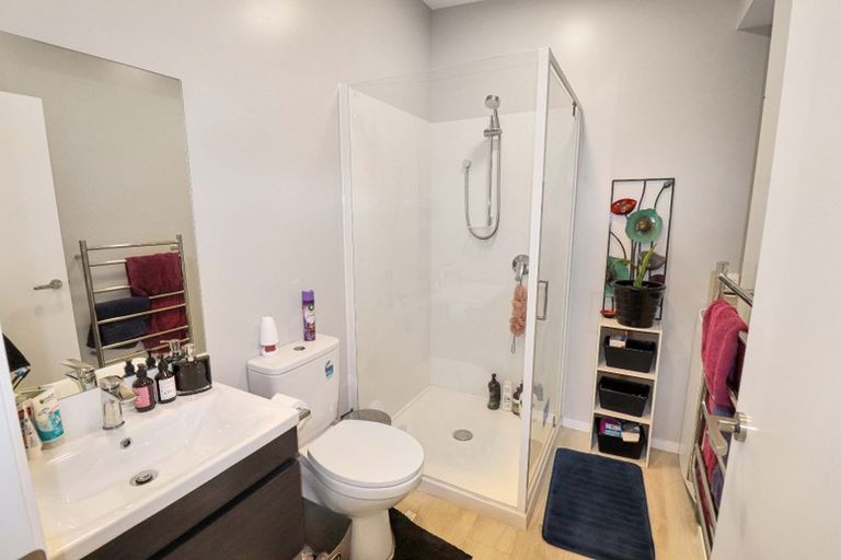 Photo of property in 4 Atkinson Street, Newlands, Wellington, 6037