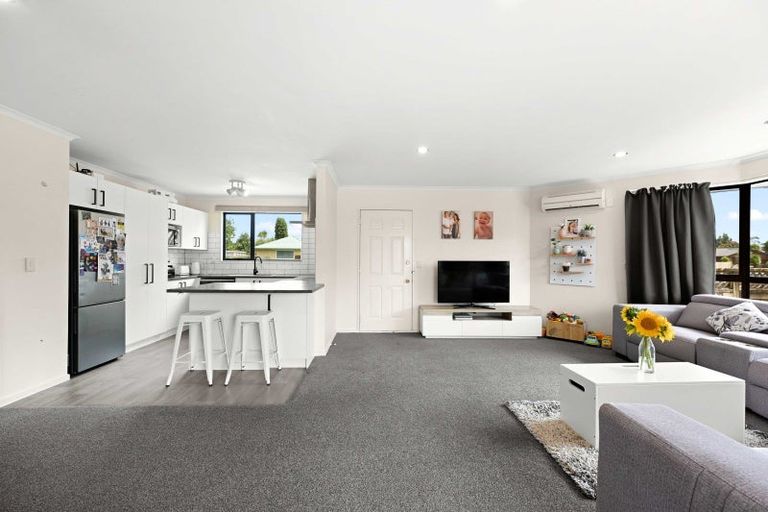 Photo of property in 26 Aldershot Place, Nawton, Hamilton, 3200