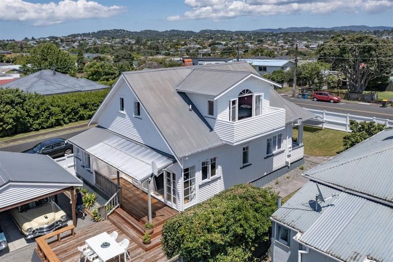 Photo of property in 86 Astley Avenue, New Lynn, Auckland, 0600
