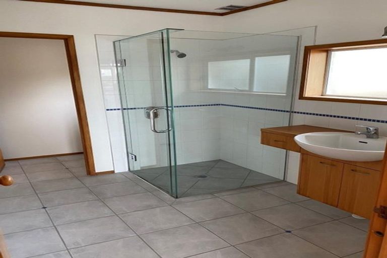 Photo of property in 10 Park Rise, Campbells Bay, Auckland, 0630