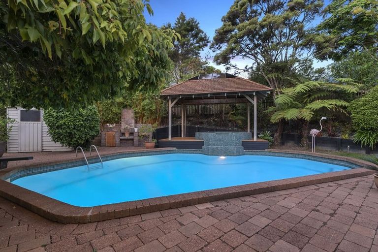 Photo of property in 10 Oban Road, Browns Bay, Auckland, 0630