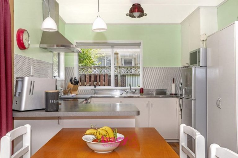 Photo of property in 2/121 Russell Street, Whataupoko, Gisborne, 4010