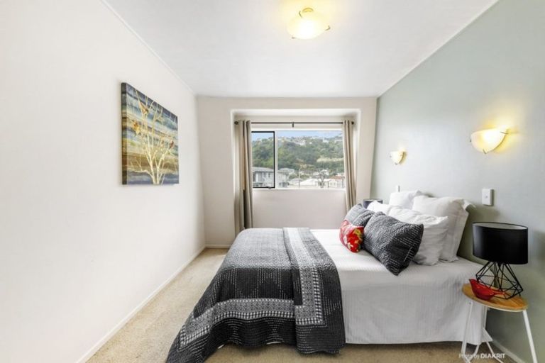 Photo of property in 7/100 Lyall Parade, Lyall Bay, Wellington, 6022