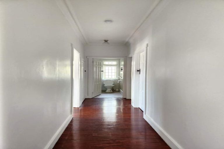 Photo of property in 114 Alcoba Street, Te Kamo, Kamo, 0112