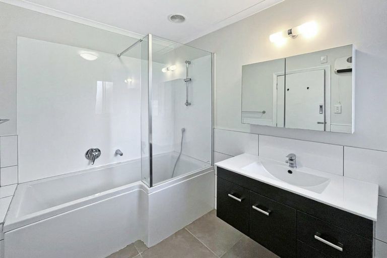 Photo of property in 3 Greenock Place, Awapuni, Palmerston North, 4412