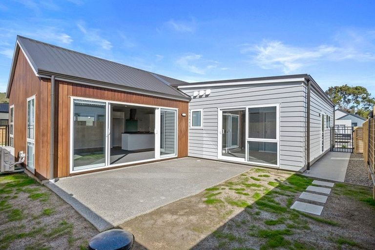 Photo of property in 6 Rotoiti Place, Paraparaumu, 5032