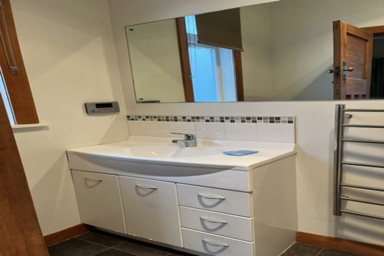 Photo of property in 51 Overtoun Terrace, Hataitai, Wellington, 6021