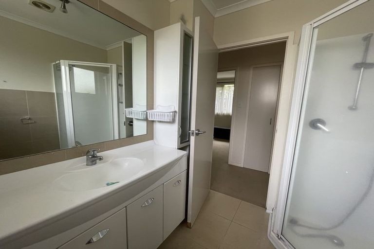 Photo of property in 2/3 Seine Road, Forrest Hill, Auckland, 0620