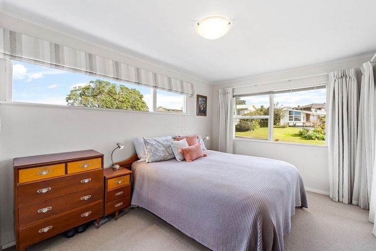 Photo of property in 10 Fairway Avenue, Red Beach, 0932