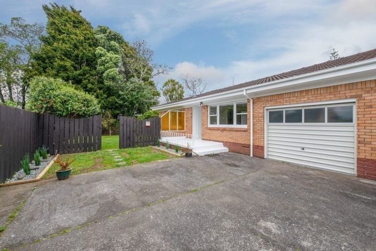 Photo of property in 2/23 Alexander Avenue, Papatoetoe, Auckland, 2025