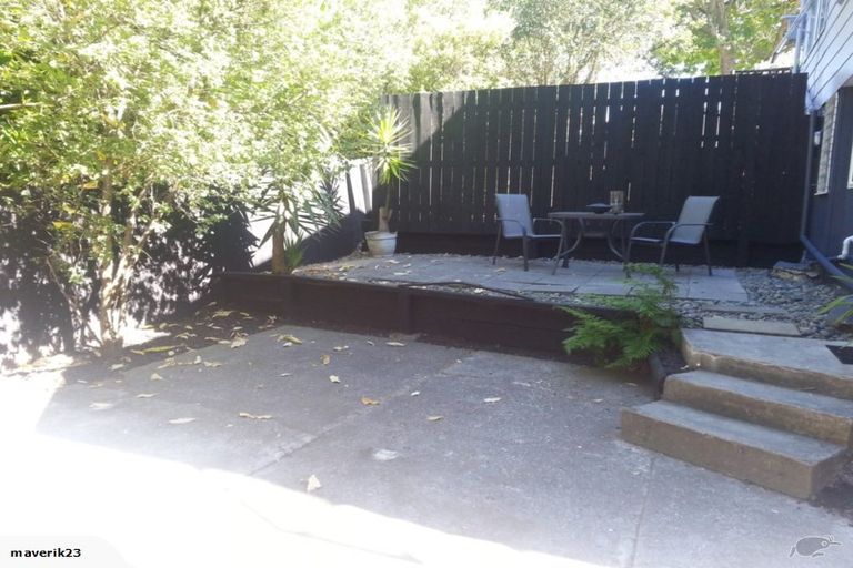 Photo of property in 2/15 Mcleod Road, Henderson, Auckland, 0612