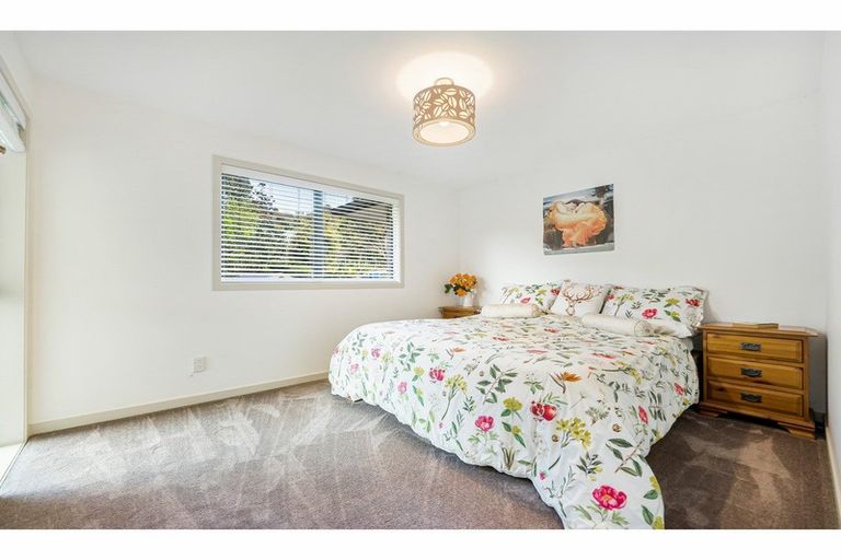 Photo of property in 23c West Lynn Road, Titirangi, Auckland, 0604