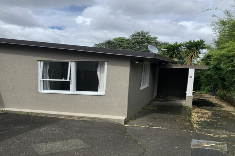 Photo of property in 2/80 Seaview Road, Castor Bay, Auckland, 0620