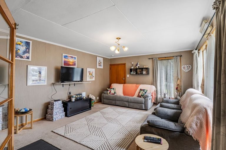 Photo of property in 72 Manuka Street, Castlecliff, Whanganui, 4501