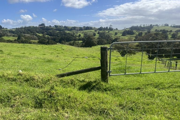 Photo of property in 492 Wairere Road, Paparoa, 0571