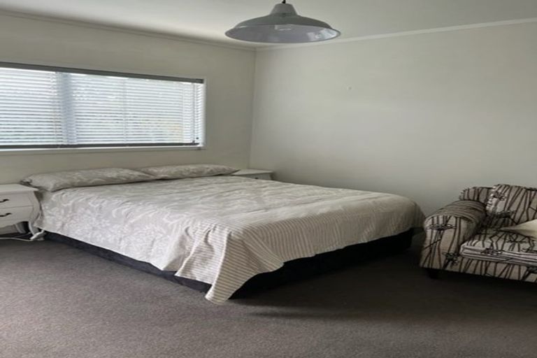 Photo of property in 906 Beach Road, Waiake, Auckland, 0630