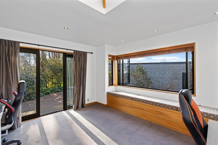Photo of property in 2 Kanuku Place, Cashmere, Christchurch, 8022