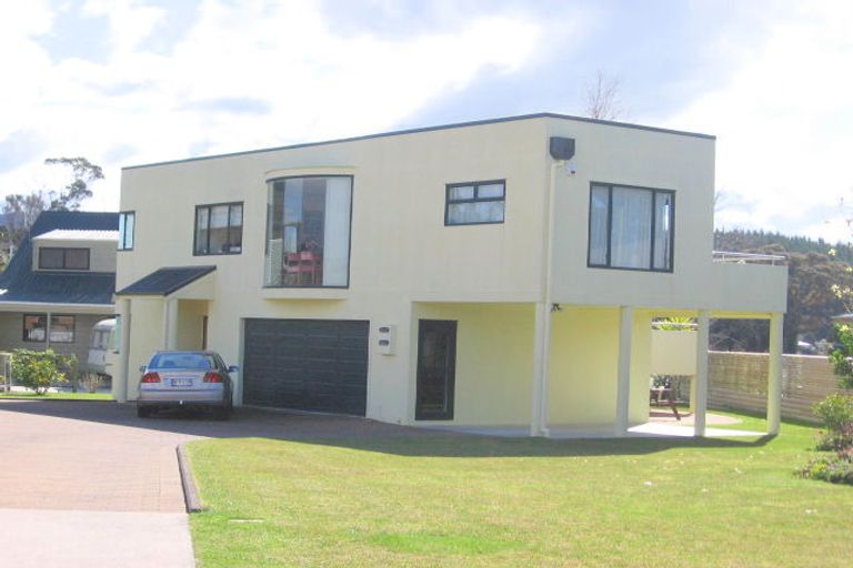 Photo of property in 127 Everitt Crescent, Whangamata, 3620