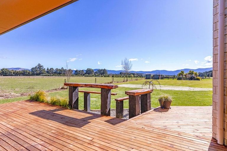 Photo of property in 120 Glews Road, Cust, Rangiora, 7471