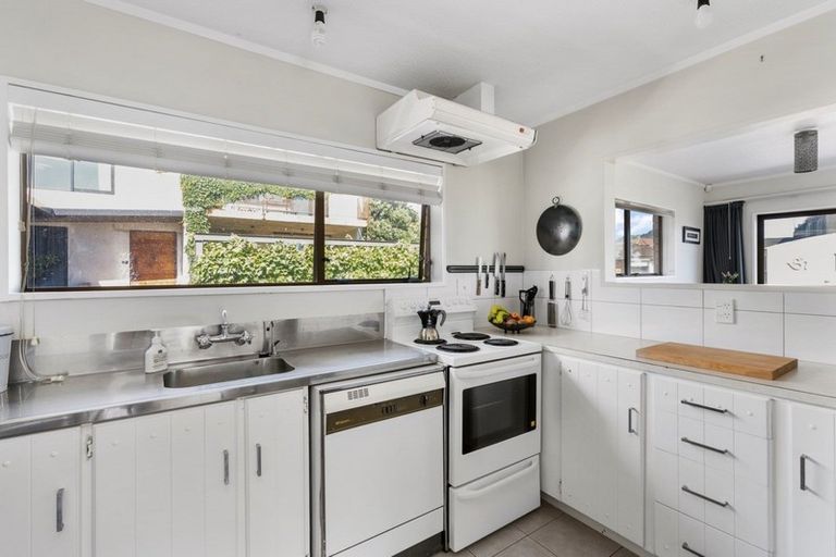 Photo of property in 11 Sutherland Avenue, Mount Maunganui, 3116