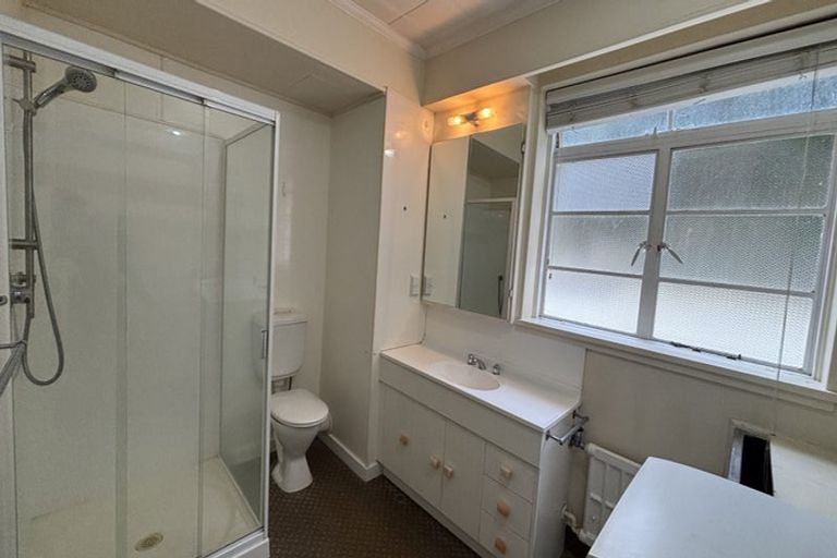 Photo of property in Wharenui Apartments, 274 Oriental Parade, Oriental Bay, Wellington, 6011