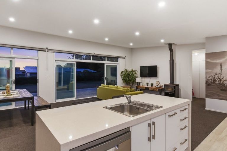 Photo of property in 246 Park Avenue, Waitarere Beach, Levin, 5510