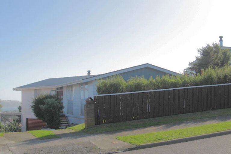 Photo of property in 4 De Castro Place, Titahi Bay, Porirua, 5022