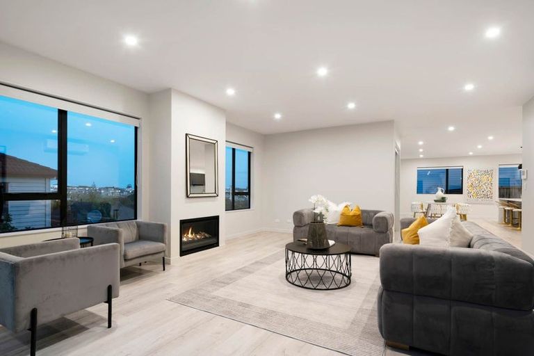 Photo of property in 15c Living Stream Road, Albany Heights, Auckland, 0632