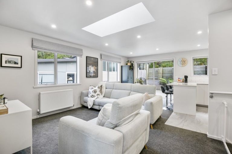 Photo of property in 20b Rarangi Way, Owhiro Bay, Wellington, 6023