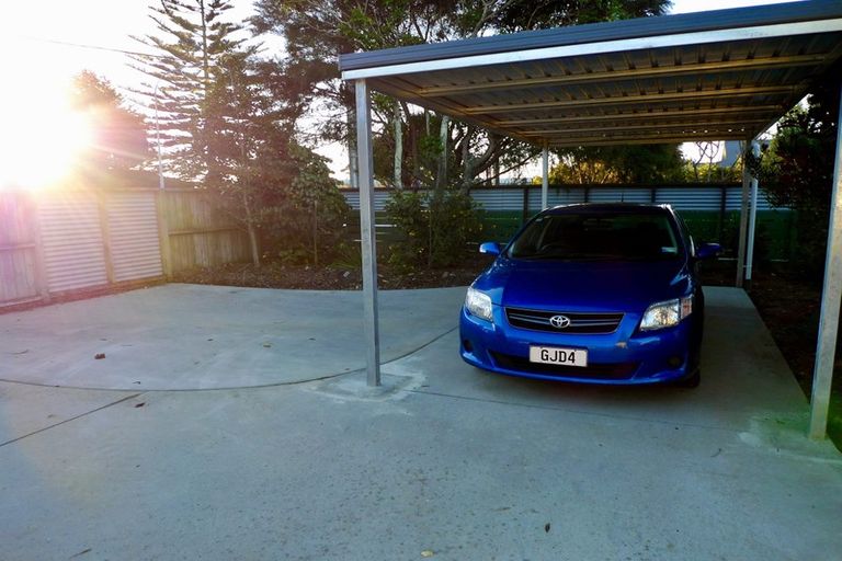 Photo of property in 175 Te Moana Road, Waikanae, 5036