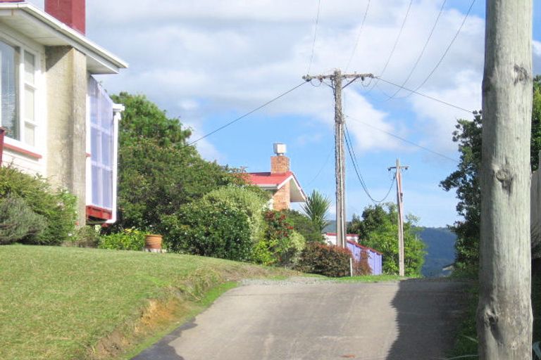 Photo of property in 2/22 Robert Burke Place, Henderson, Auckland, 0612