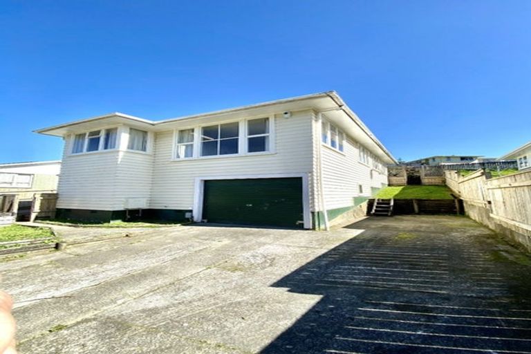 Photo of property in 19 Speargrass Grove, Timberlea, Upper Hutt, 5018