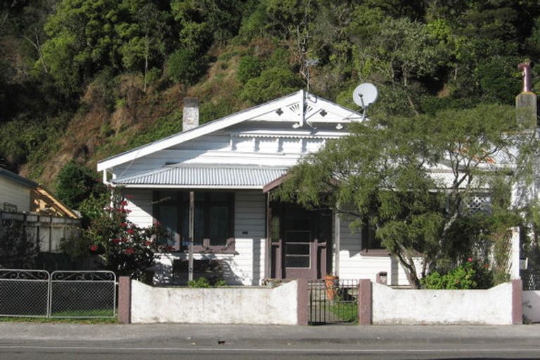 Photo of property in 127 Muritai Road, Eastbourne, Lower Hutt, 5013