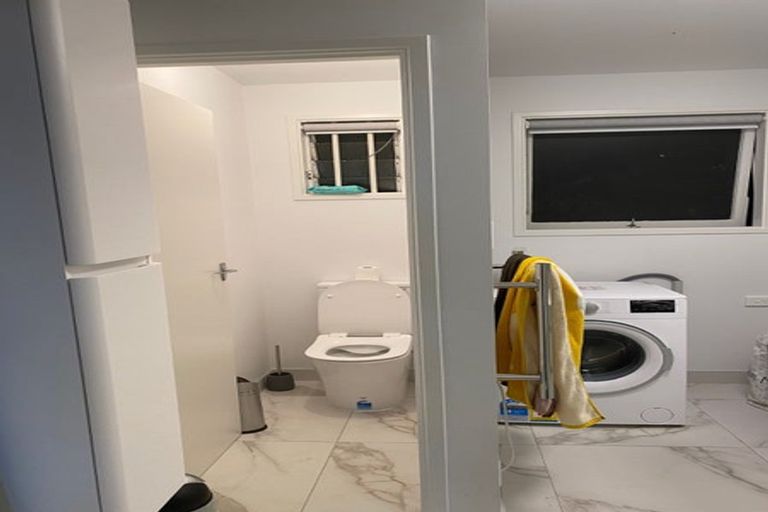 Photo of property in 60-62 Exmouth Road, Northcote, Auckland, 0627