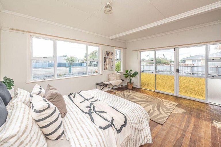 Photo of property in 205 Puriri Street, Castlecliff, Whanganui, 4501