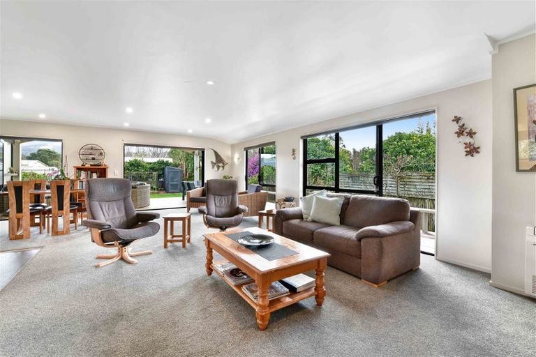 Photo of property in 7 Waimanu Place, Point Wells, Warkworth, 0986
