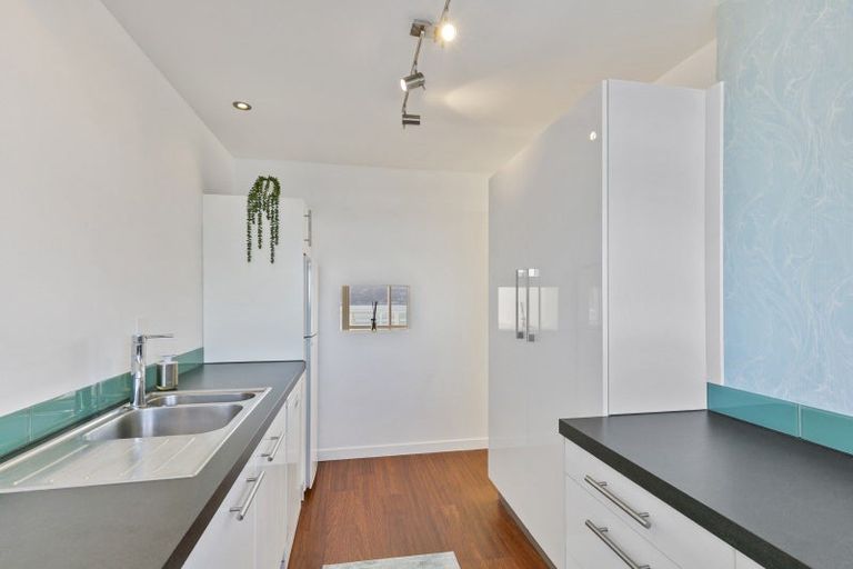 Photo of property in Gateway Apartments, 19 Maida Vale Road, Roseneath, Wellington, 6011
