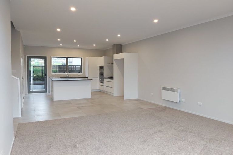 Photo of property in 129 Glenvar Ridge Road, Long Bay, Auckland, 0630