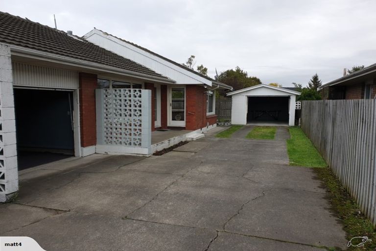 Photo of property in 2/24 Wharenui Road, Upper Riccarton, Christchurch, 8041
