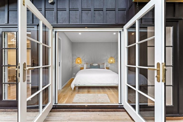 Photo of property in 74 Clinton Road, Tawharanui Peninsula, Matakana, 0986