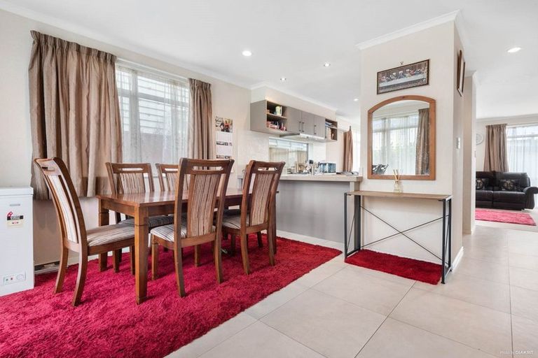 Photo of property in 110 Flat Bush School Road, Flat Bush, Auckland, 2019