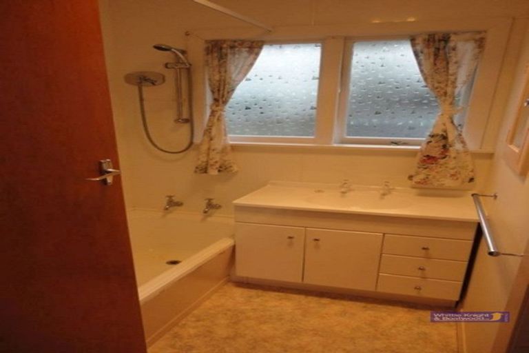 Photo of property in 120 Grimseys Road, Redwood, Christchurch, 8051