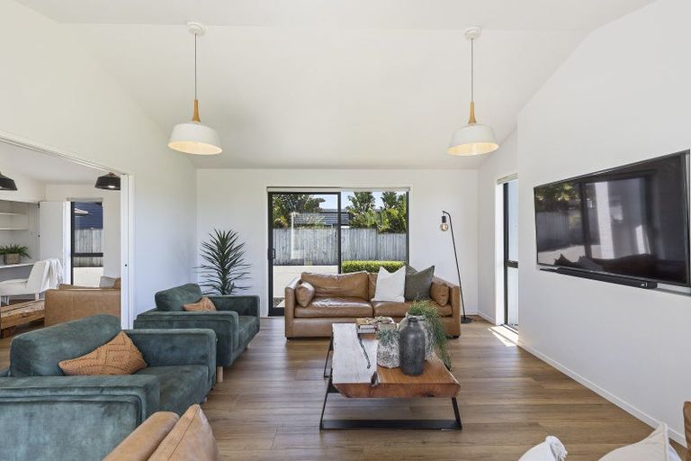 Photo of property in 22 Keene Drive, Bell Block, New Plymouth, 4312