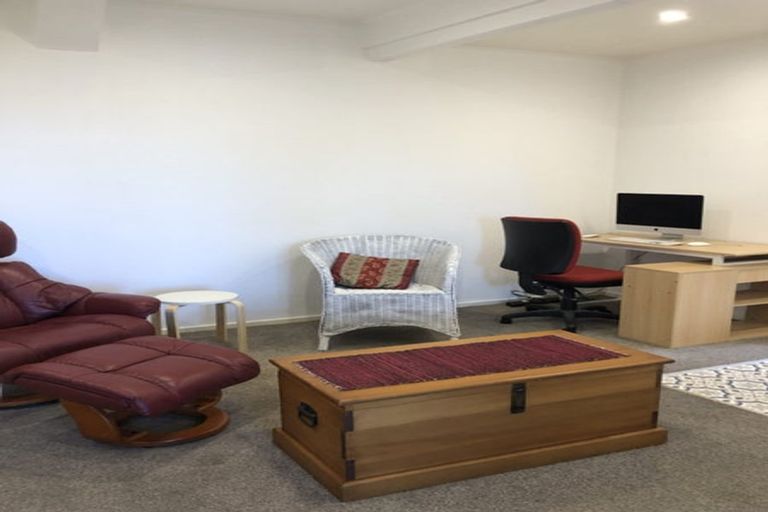 Photo of property in 36 Pembroke Road, Northland, Wellington, 6012