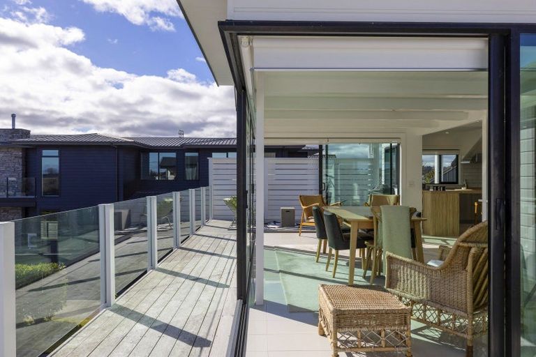 Photo of property in 20 Pukenamu Road, Rainbow Point, Taupo, 3330