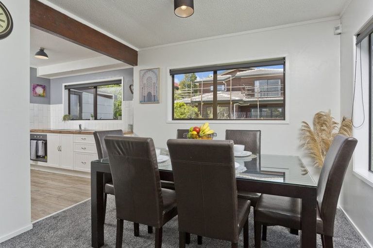 Photo of property in 2/38 Birkdale Road, Birkdale, Auckland, 0626