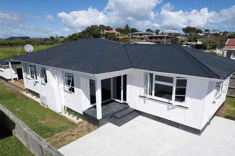 Photo of property in 3a Grey Street, Waitara, 4320