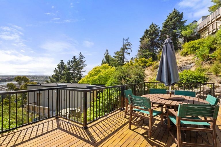 Photo of property in 5 Osmond Lane, Mount Pleasant, Christchurch, 8081