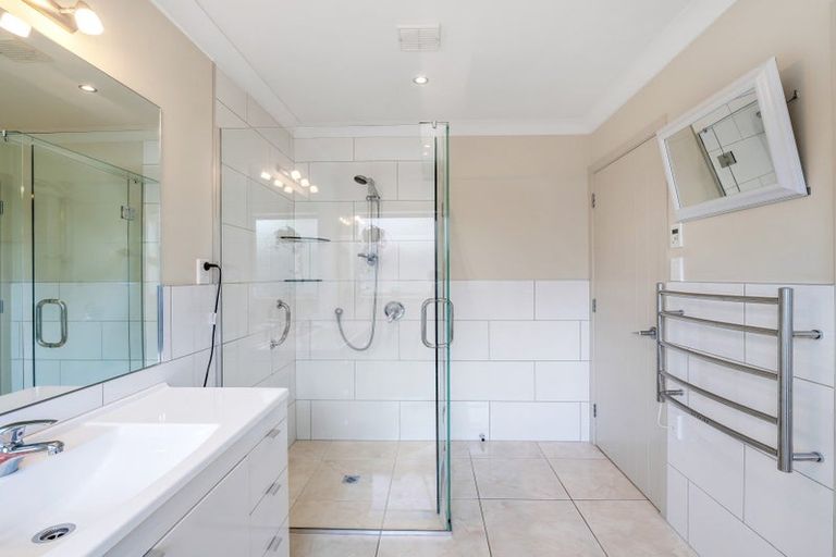 Photo of property in 112b Weraroa Road, Levin, 5510