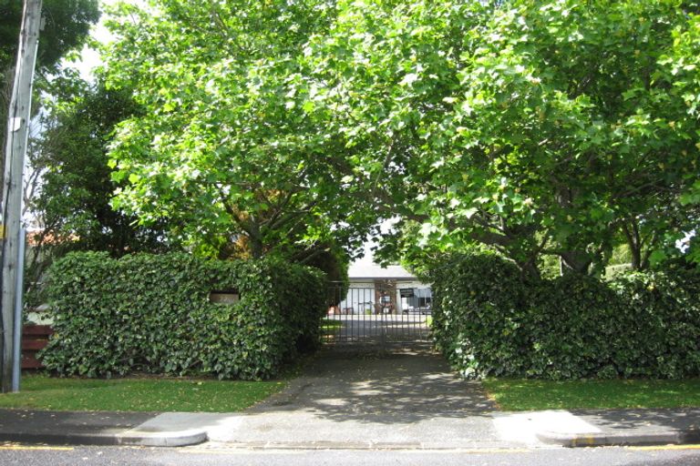 Photo of property in 22 Royston Street, Rosehill, Papakura, 2113